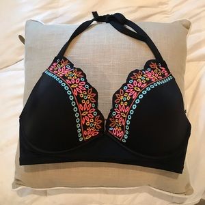 NWT Shade & Shore Embroidered Bikini Top